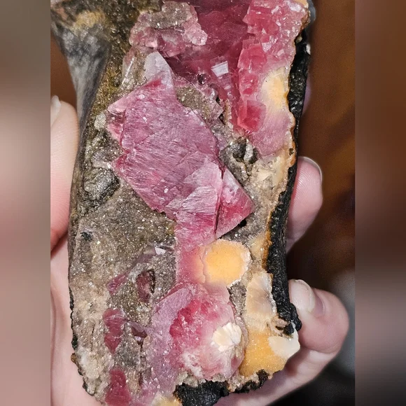 Moldy Raspberry Red Calcite Original Pocket - Picture 10 of 10